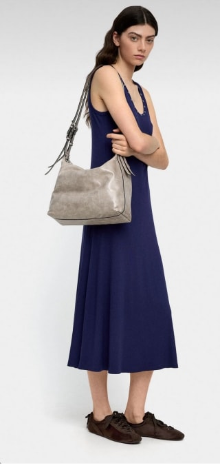 Vestido largo fluido por 12.99€.