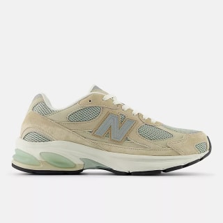 Paire de chaussures New Balance 2010 à 102€