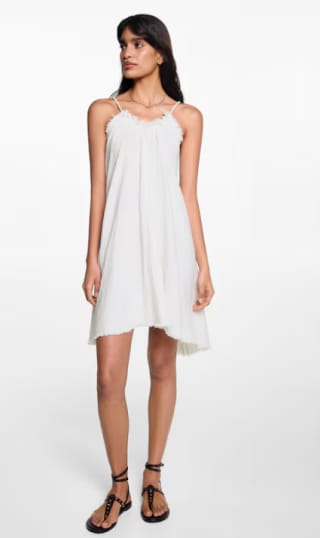 Vestido con terminaciones deshilachadas por 6.99€