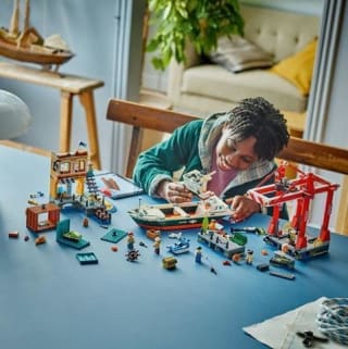 LEGO Haven met vrachtschip voor €59,99 bij Dreamland