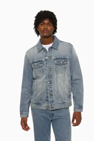 Cazadora vaquera por 12,99€ en Lefties