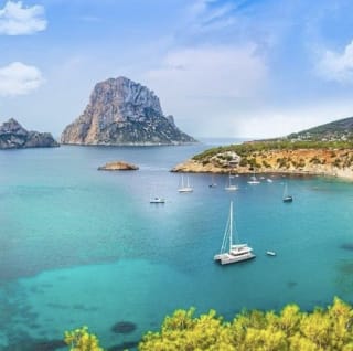 Vuelos directos a Ibiza desde Sevilla, Valencia y Alicante desde 6€