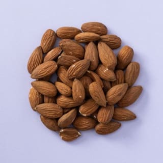 500 Gram Amandelen bruin ongebrand voor €3,50 in de Notenshop