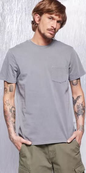 Polera Bolsillo Lavada Regular Fit por $7.990 en Paris Chile
