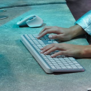 Logitech Master Series MX Keys S keyboard with palm rest - With code