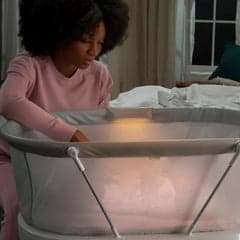 Fisher-Price Luminate Bassinet GXL76 Cuna Moisés con Detección de Sonido, 69.99€