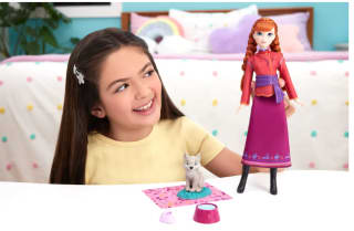 Muñeca Anna de Disney Frozen con su zorrito (Mattel) por13.99€