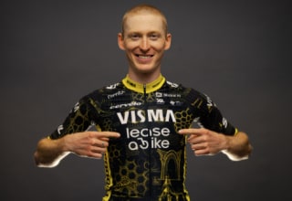 limited edition Tourshirt van Team Visma | Lease a Bike 30% korting met de code
