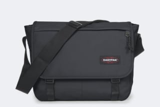 Besace Delegate + Eastpak Noir à 50,41€