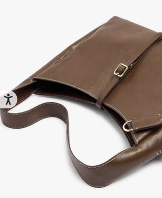 Parfois Bolso de hombro con tira y hebilla por 15.99€.