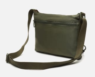 Bolso Bandolera pequeño en nylon por 10€.