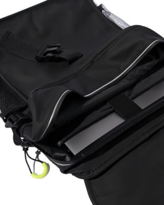 Laptop rugzak waterafstotend zwart voor €15 bij HEMA