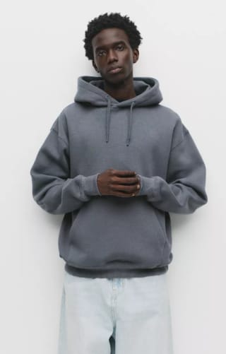 Pull & Bear Men's Basic Hoodie voor €15,99