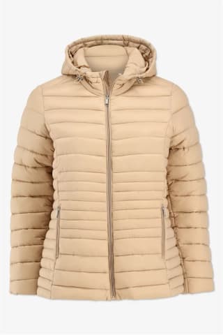 Beige puffer jacket met kap voor €16,50 bij Bel&Bo