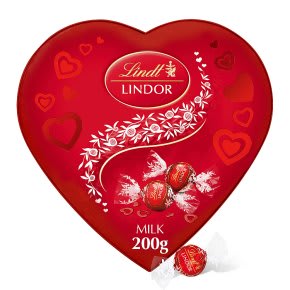 Lindt Lindor Heart Milk Chocolate Truffles 200g – £3.75