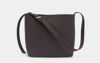 Parfois Bolso de hombro con textura suave por 9.99€.
