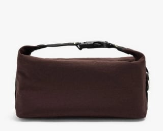 Parfois Neceser liso de nylon por 9.99€.