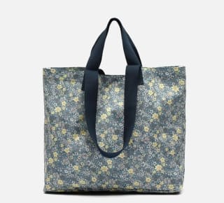 Bolsa de hombro grande estampado por 12€.