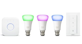 Pack Philips Hue avec pont + 3 ampoules couleur B22 + télécommande à 77,35€