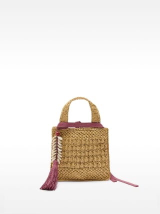 Bolsa tote efecto rafia con detalle de conchas colgante S por 9.99€