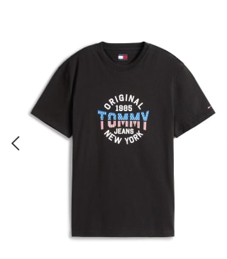 Tommy Jeans Camiseta Negra Gráfica por 9,16€