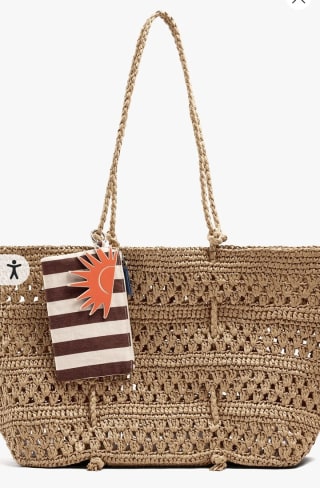 Parfois Bolso shopper trenzado efecto rafial por 19.99€.