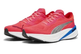 Chaussures de running PUMA MAGNIFY NITRO Homme Rose à 38,99€