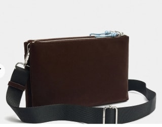 Parfois Bolso Bandolera con doble textura suave por 9.99€.