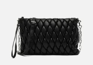 Bolso Bandolera y de mano acolchado por 7.50€.