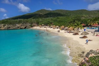 Retourvlucht Amsterdam - Curaçao voor €455 bij Google