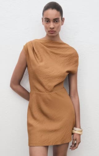 Vestido asimétrico drapeado por 7.99€