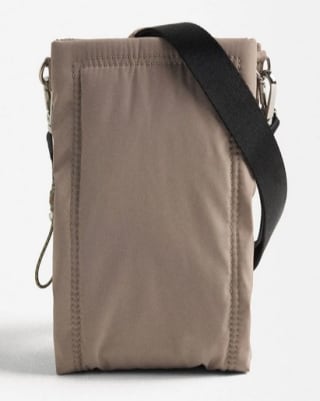 Parfois Bolso Bandolera de nylon por 12.99€.