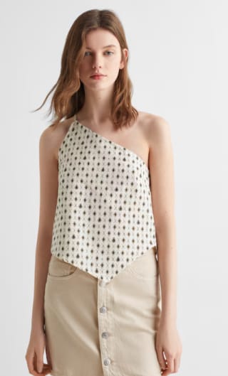 Top asimétrico estampado por 3.99€