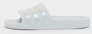 Adidas adilette Aqua Badslippers voor €5 bij Snipes