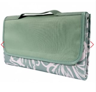 Manta de Picnic y Playa Impermeable Verde Flores por solo $8.990 en Copec Chile