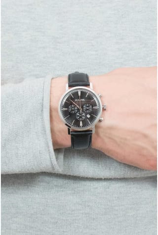 Bulova Classic Aerojet 96B262 por $3,913.21 en Amazon