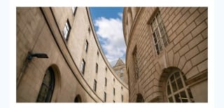 Manchester con desayuno inglés desde 97€ para 2 personas.