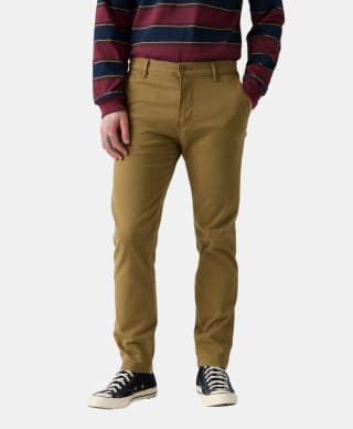 Pantalón XX Chino Standard Taper Levi's® por $360