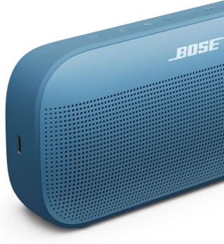 Bose SoundLink Flex (2.ª Gen.) por $2,399 en Amazon