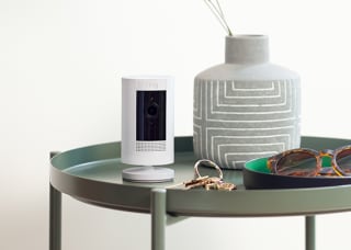 Ring Stick Up Cam (batterij) + Binnencamera (2e generatie) voor €34,99 bij Amazon