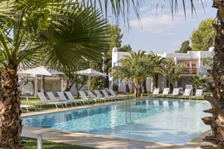 Cala Llenya Resort 4★ + ferry y coche por 234€ en Traventia