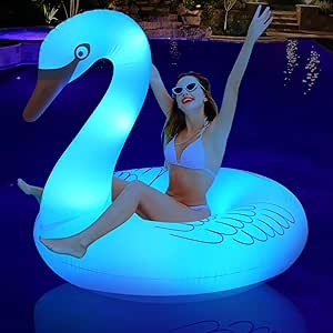 Flotador Cisne Hinchable Piscina con Luces Solar que Cambian de Color por 22.98€