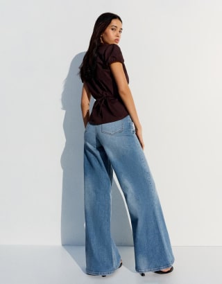 Jeans wide leg tiro alto por 14,99€ en Bershka