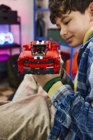 LEGO Technic Ferrari 488 PISTA (42235) voor €44,99 bij Bol