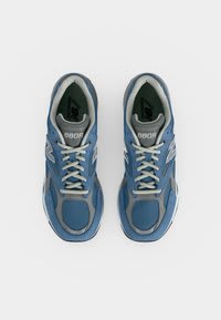New Balance U880R unisex sneakers voor €83,95 bij Zalando