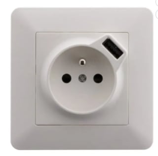 Prise avec terre 2P+T 16 A encastrable avec USB Artezo à 16,99€