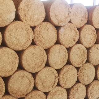 Woodstock bûche de bois densifiée 7,5 kg (lot de 5) pour 2,99€ chez Castorama