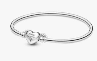 Pandora Moments Winged Heart Sterling Silver Bangle voor €19 bij Pandora