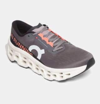 On Running Cloudmonster 3 por $2,300 en Privalia