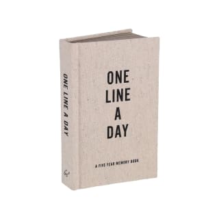 Canvas One Line a Day A Five-Year Memory Journal voor €11,59 bij Amazon